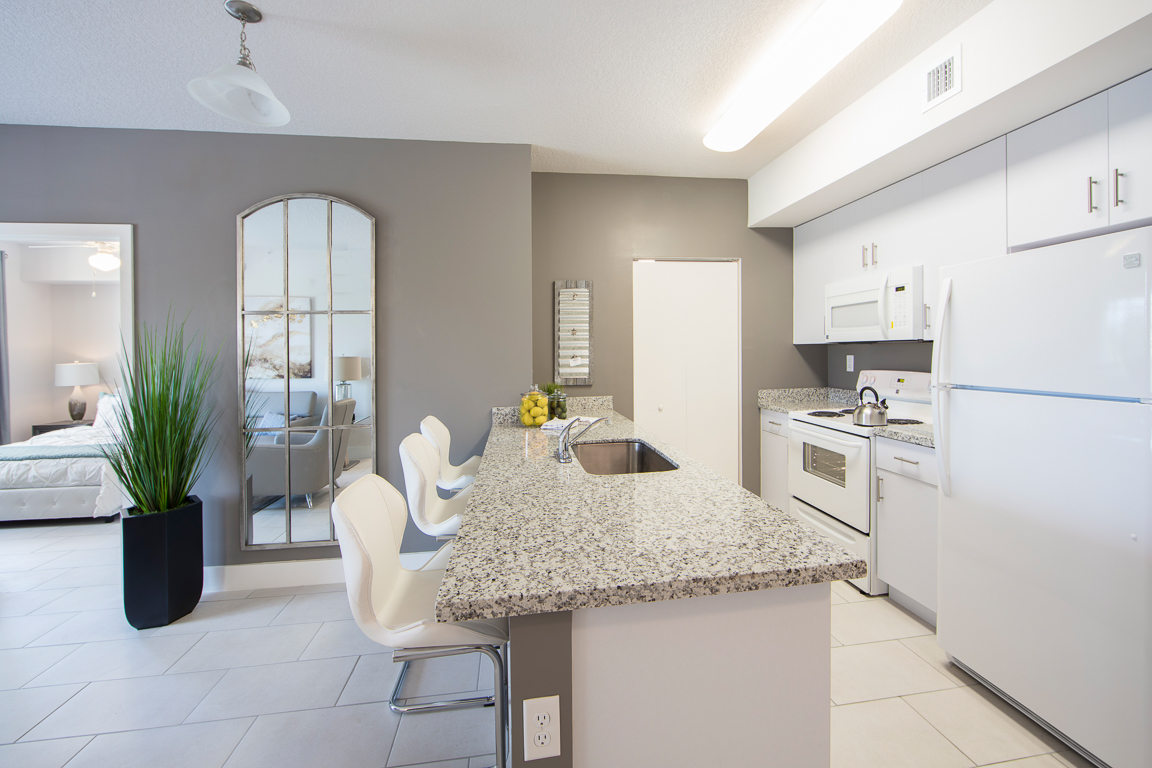 The Olivia apartments in Homestead, FL - Kitchen