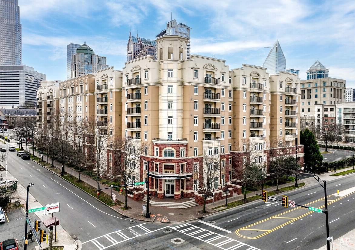 exterior views of charlotte skyline and uptown kensington apartments